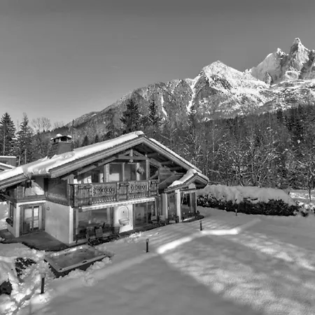 Homestay Chalet With Sauna And Outdoor Jacuzzi *