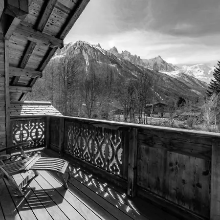 Chalet With Sauna And Outdoor Jacuzzi *